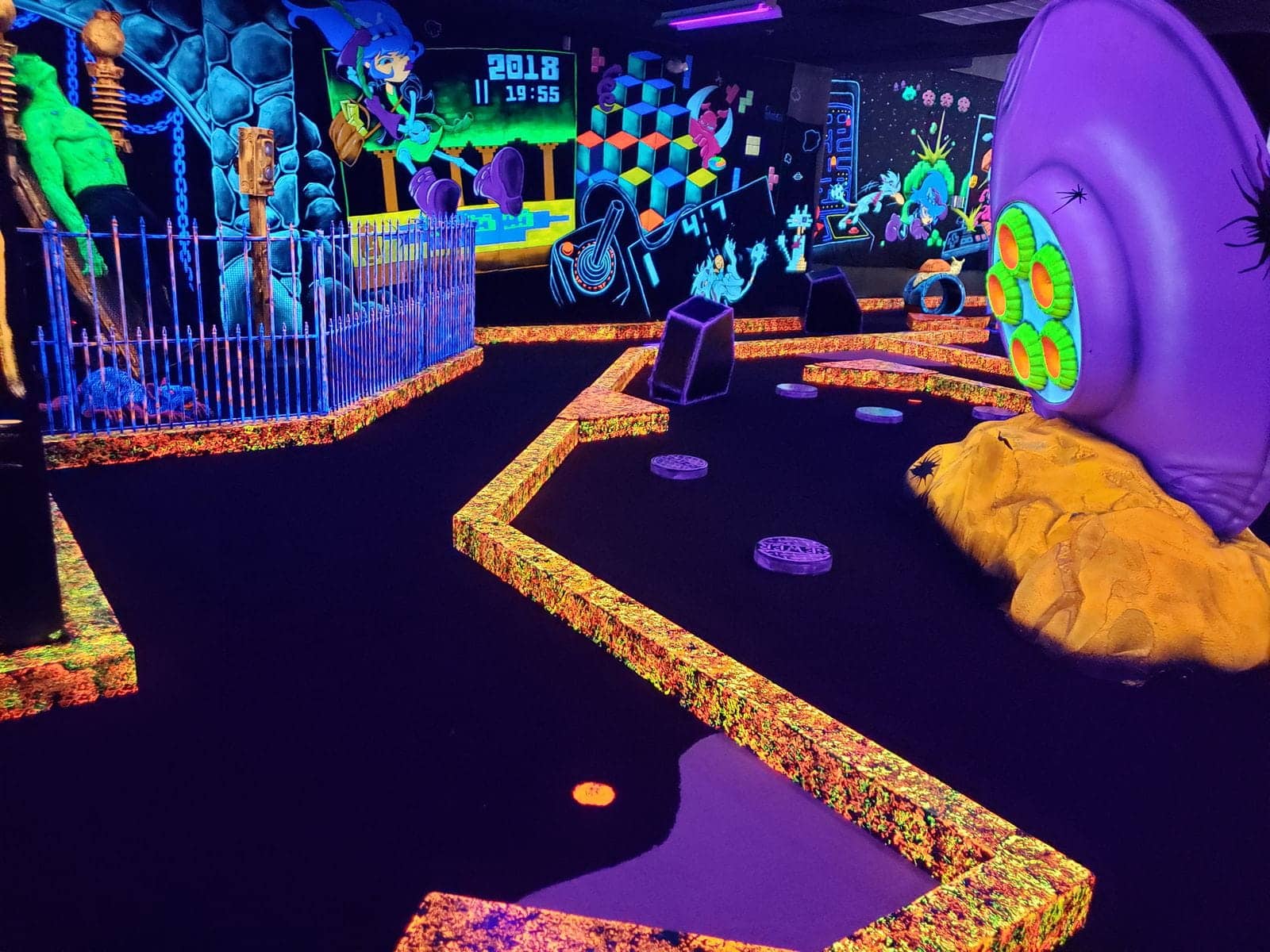Field Trips In Norwood 1 A glow-in-the-dark indoor mini golf course at monster mini golf.